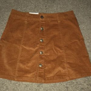 *BRAND NEW* 5 BUTTON MUSTARD BROWN SKIRT